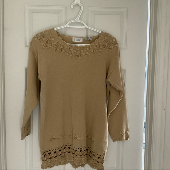 100% Cotton Long sleeves sweater, with handwoven ornaments - Picture 6 of 7